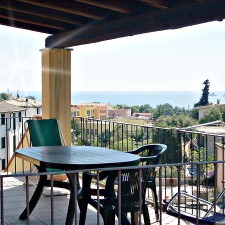 Апартаменти Yellon House Санта-Марія-Наваррезе Номер фото